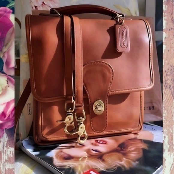 Coach Handbags - VINTAGE COACH BRITISH TAN LEATHER STATION BAG 5130